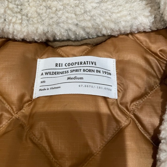REI co op lake Wallace sherpa quilted brown jacket M - Picture 4 of 6